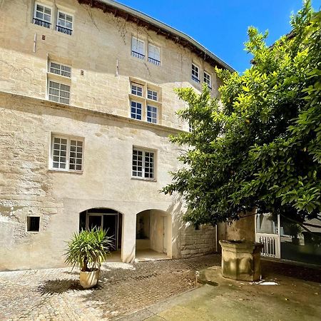 Appartement Aux Pieds Du Palais Des Papes. Авиньон Екстериор снимка