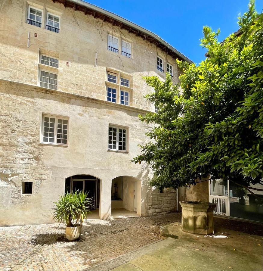 Appartement Aux Pieds Du Palais Des Papes. Авиньон Екстериор снимка